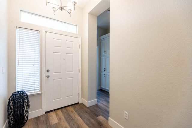 7963 Montevina Dr, Sacramento, CA 95829