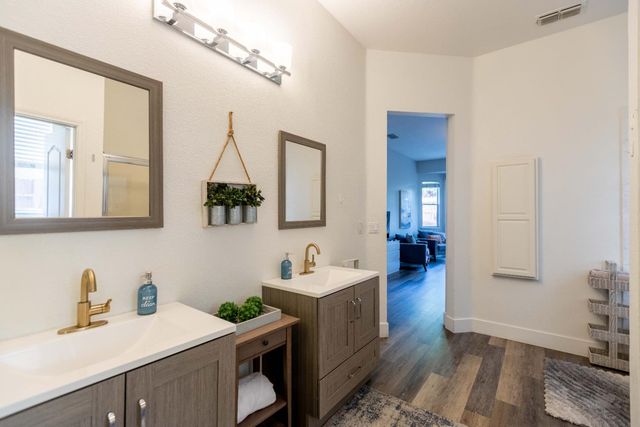 7963 Montevina Dr, Sacramento, CA 95829