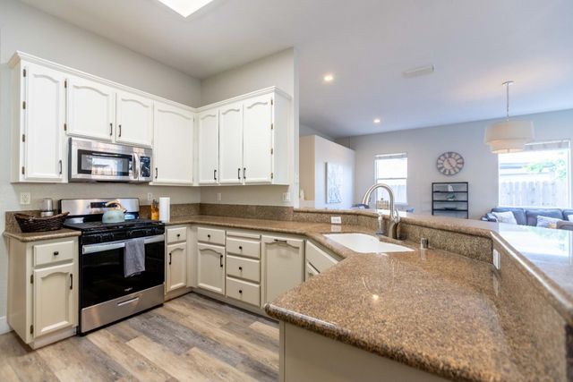 7963 Montevina Dr, Sacramento, CA 95829