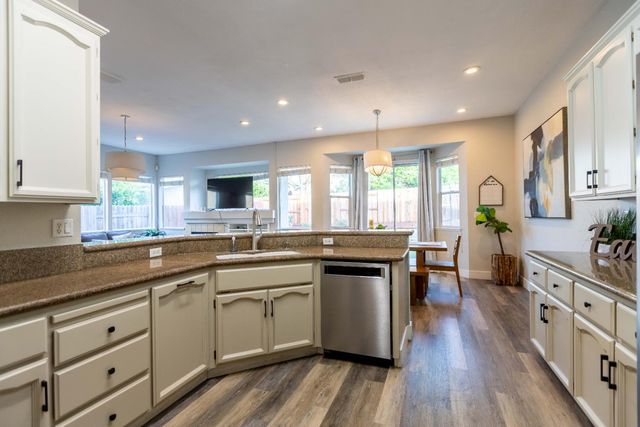 7963 Montevina Dr, Sacramento, CA 95829