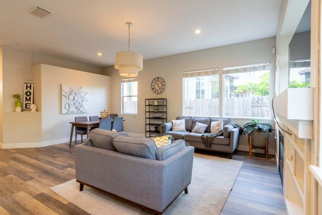 7963 Montevina Dr, Sacramento, CA 95829