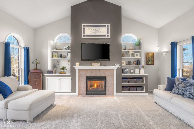 2521 Apple Blossom Lane, Columbus, IN 47201