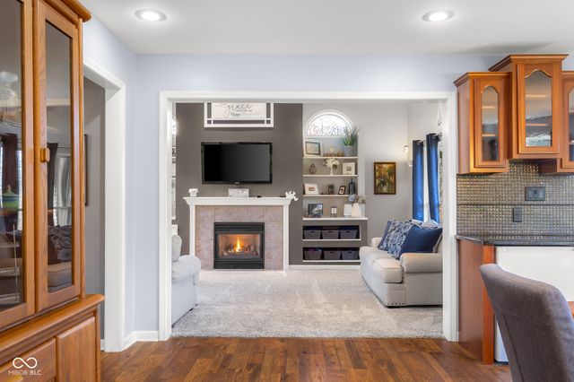 2521 Apple Blossom Lane, Columbus, IN 47201