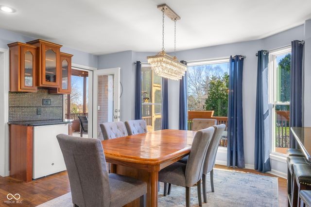 2521 Apple Blossom Lane, Columbus, IN 47201