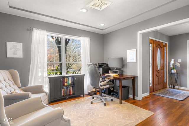 2521 Apple Blossom Lane, Columbus, IN 47201