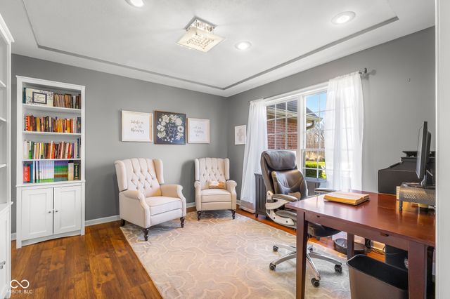 2521 Apple Blossom Lane, Columbus, IN 47201