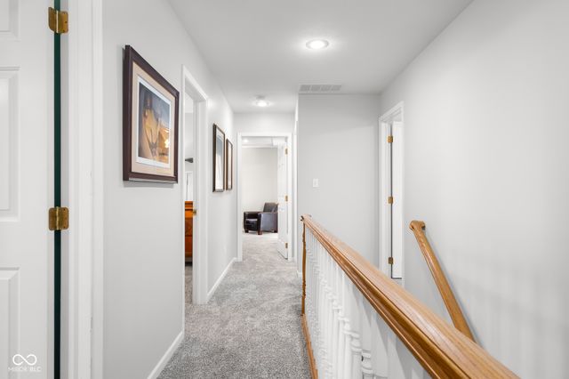 2521 Apple Blossom Lane, Columbus, IN 47201