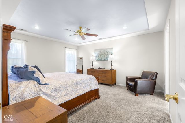 2521 Apple Blossom Lane, Columbus, IN 47201