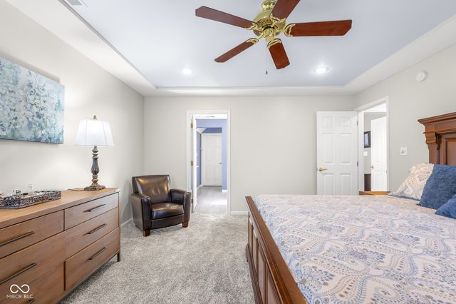 2521 Apple Blossom Lane, Columbus, IN 47201