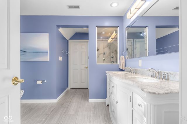 2521 Apple Blossom Lane, Columbus, IN 47201