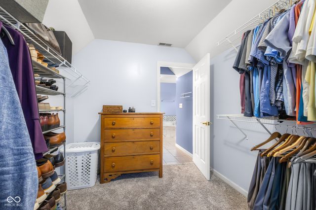 2521 Apple Blossom Lane, Columbus, IN 47201