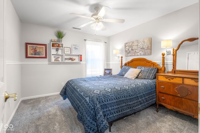 2521 Apple Blossom Lane, Columbus, IN 47201