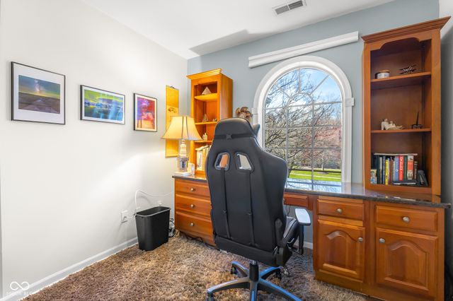 2521 Apple Blossom Lane, Columbus, IN 47201