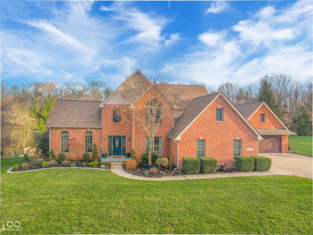 2521 Apple Blossom Lane, Columbus, IN 47201