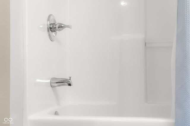 2521 Apple Blossom Lane, Columbus, IN 47201