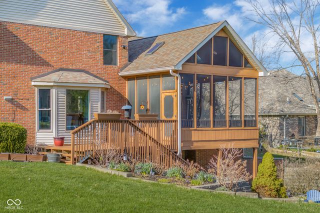 2521 Apple Blossom Lane, Columbus, IN 47201