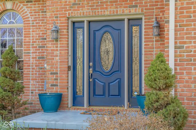 2521 Apple Blossom Lane, Columbus, IN 47201