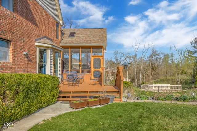 2521 Apple Blossom Lane, Columbus, IN 47201