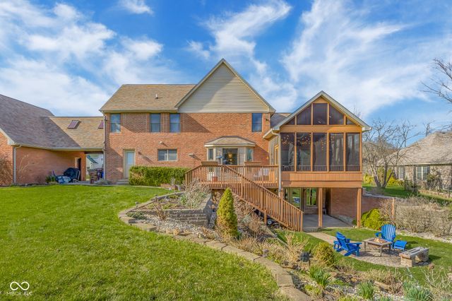 2521 Apple Blossom Lane, Columbus, IN 47201