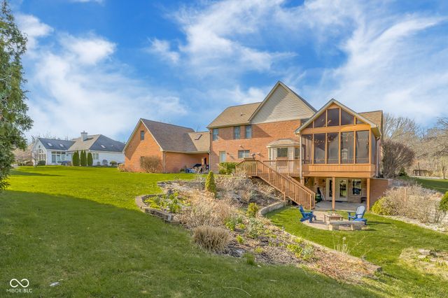 2521 Apple Blossom Lane, Columbus, IN 47201