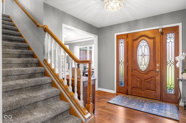 2521 Apple Blossom Lane, Columbus, IN 47201