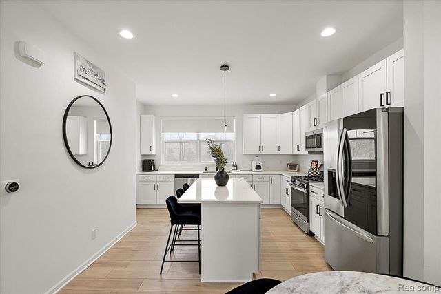 3951 Trailwaycommons Circle, Auburn Hills, MI 48326