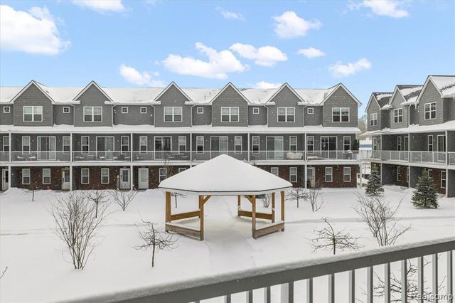 3951 Trailwaycommons Circle, Auburn Hills, MI 48326