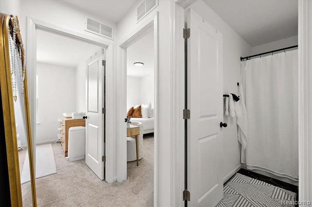 3951 Trailwaycommons Circle, Auburn Hills, MI 48326