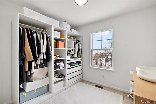 3951 Trailwaycommons Circle, Auburn Hills, MI 48326