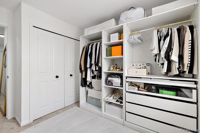 3951 Trailwaycommons Circle, Auburn Hills, MI 48326