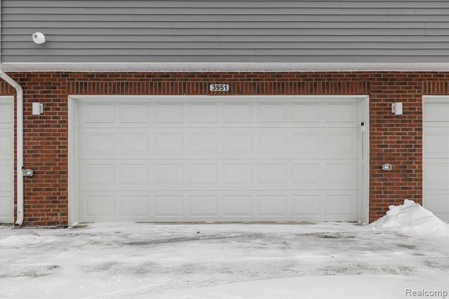 3951 Trailwaycommons Circle, Auburn Hills, MI 48326