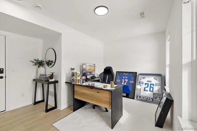 3951 Trailwaycommons Circle, Auburn Hills, MI 48326