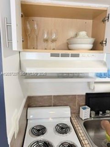 17 NE 2nd Avenue 203, Dania Beach, FL 33004