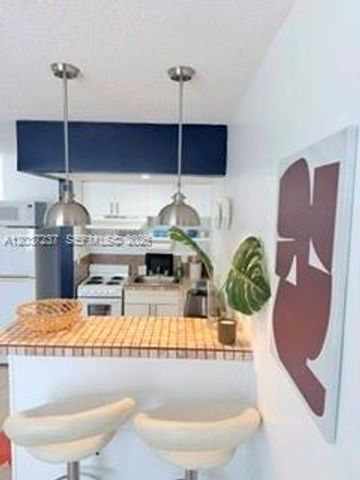 17 NE 2nd Avenue 203, Dania Beach, FL 33004