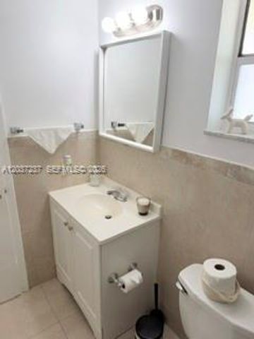 17 NE 2nd Avenue 203, Dania Beach, FL 33004