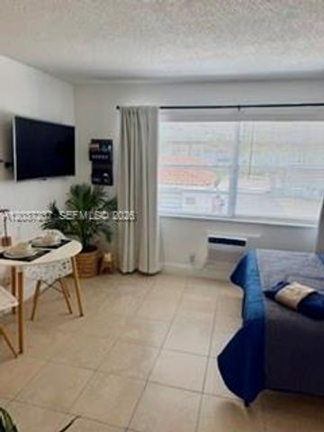 17 NE 2nd Avenue 203, Dania Beach, FL 33004