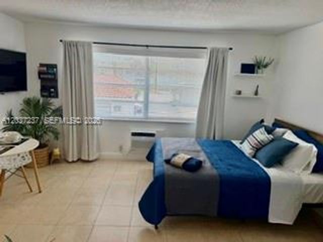 17 NE 2nd Avenue 203, Dania Beach, FL 33004