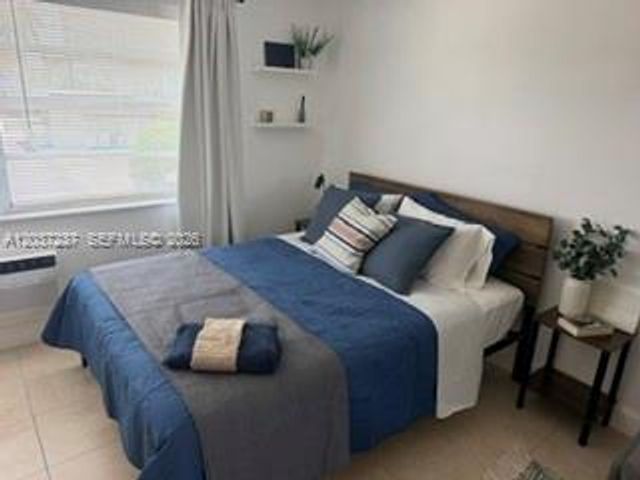 17 NE 2nd Avenue 203, Dania Beach, FL 33004