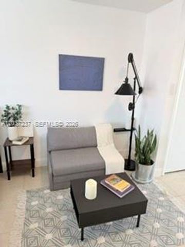17 NE 2nd Avenue 203, Dania Beach, FL 33004