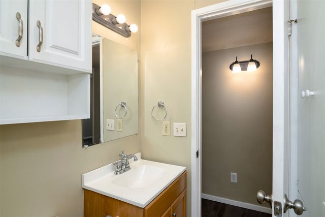 3230 Ridgeview Circle, Irving, TX 75062