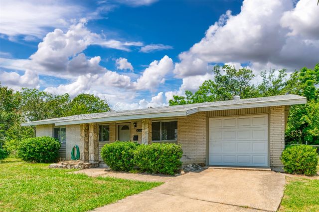 3230 Ridgeview Circle, Irving, TX 75062