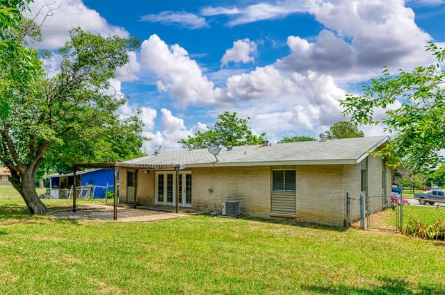 3230 Ridgeview Circle, Irving, TX 75062