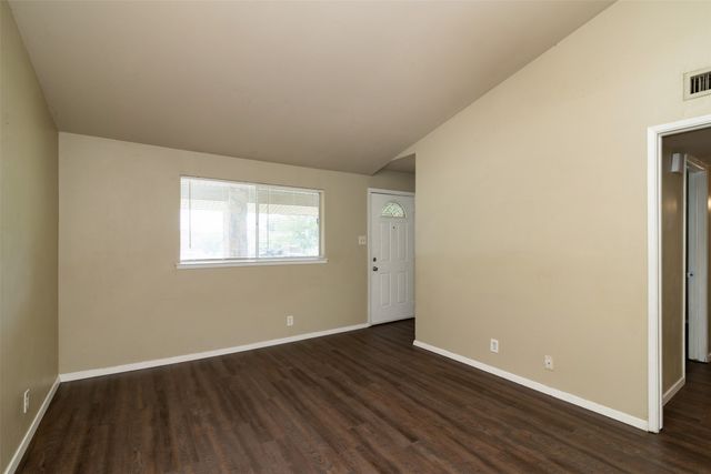 3230 Ridgeview Circle, Irving, TX 75062