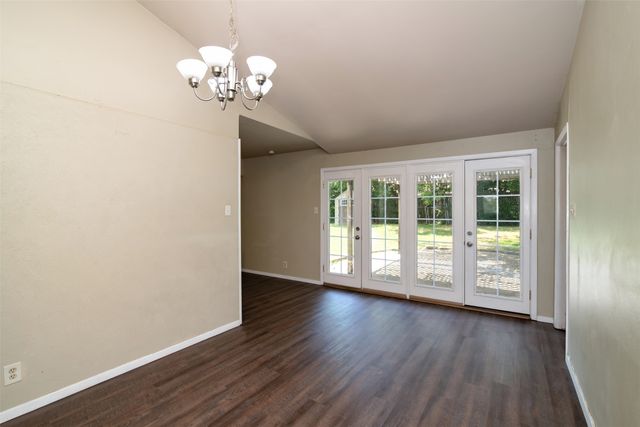 3230 Ridgeview Circle, Irving, TX 75062