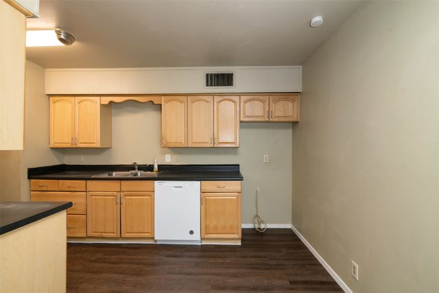 3230 Ridgeview Circle, Irving, TX 75062