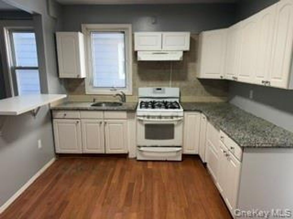 24446 89th Avenue, Bellerose, NY 11426 — photo 4