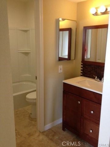 2871 S Fairview Street D, Santa Ana, CA 92704