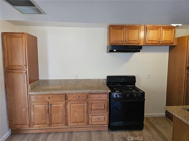 2871 S Fairview Street D, Santa Ana, CA 92704