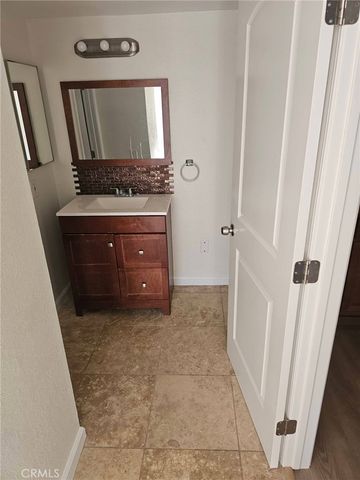 2871 S Fairview Street D, Santa Ana, CA 92704