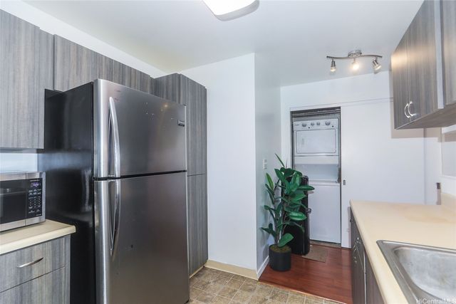 94-536 Kupuohi Street 22-101, Waipahu, HI 96797